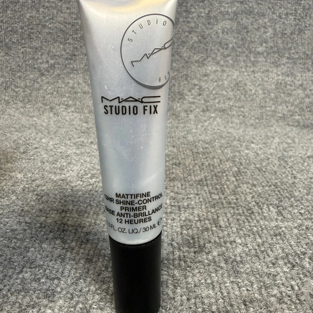 MAC Studio Fix Mattifine 12hr Shine-Control Primer 1.0 fl oz / 30 ml C41